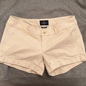 Women’s American Eagle Khaki Shorts!